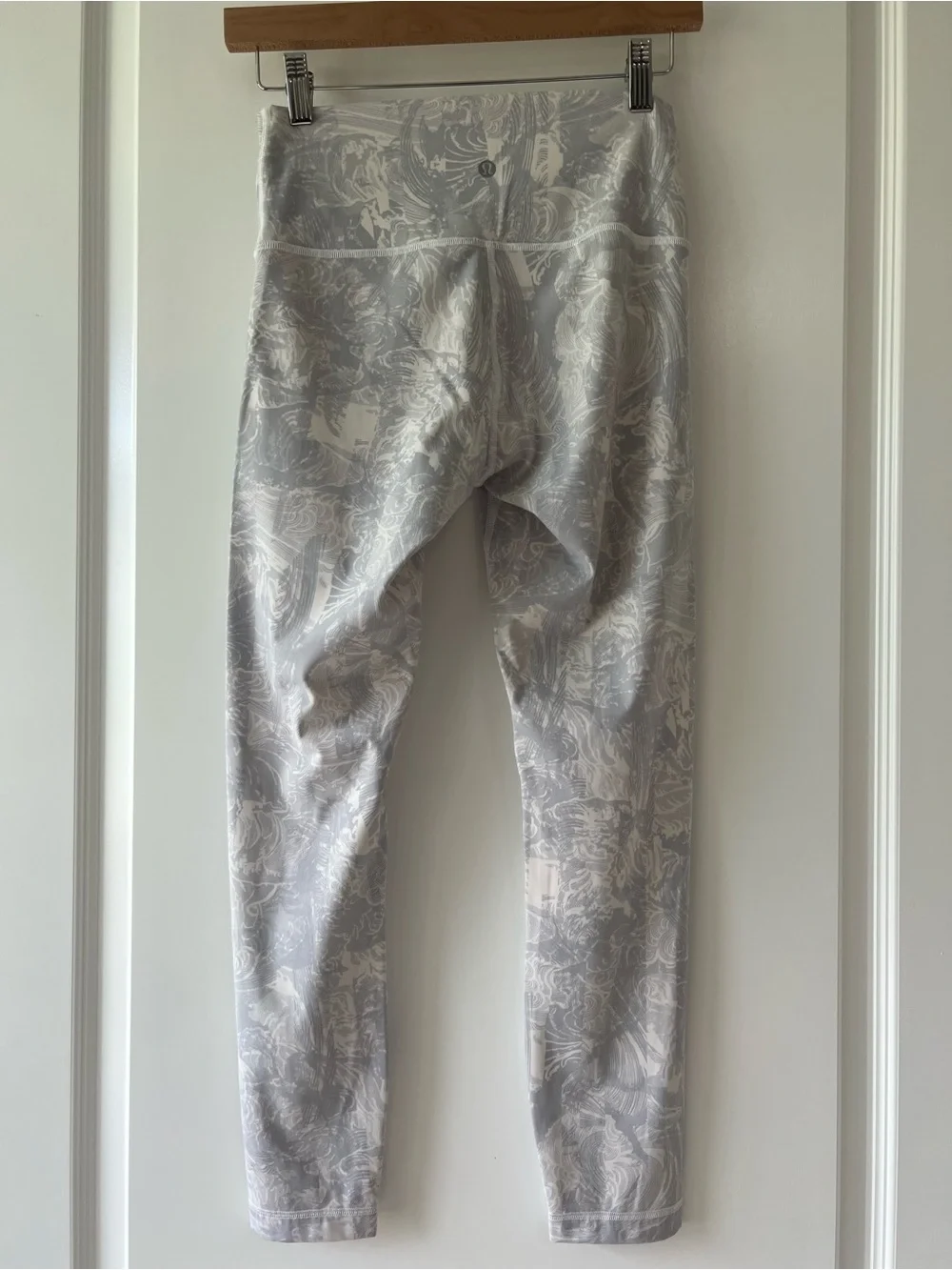 Lululemon RARE Wunder Under High Rise Tight Eternal Wave White Grey Leggings 6